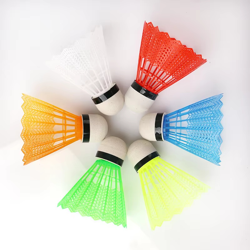 ลูกแบดมินตันพลาสติกสีสันสดใส 1 - Badminton Event บทวิจารณ์และราคา